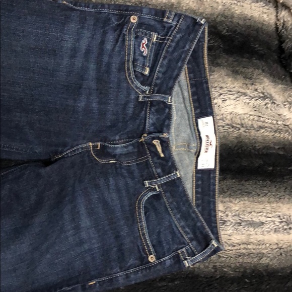 Hollister Skinny Jeans - Picture 2 of 3